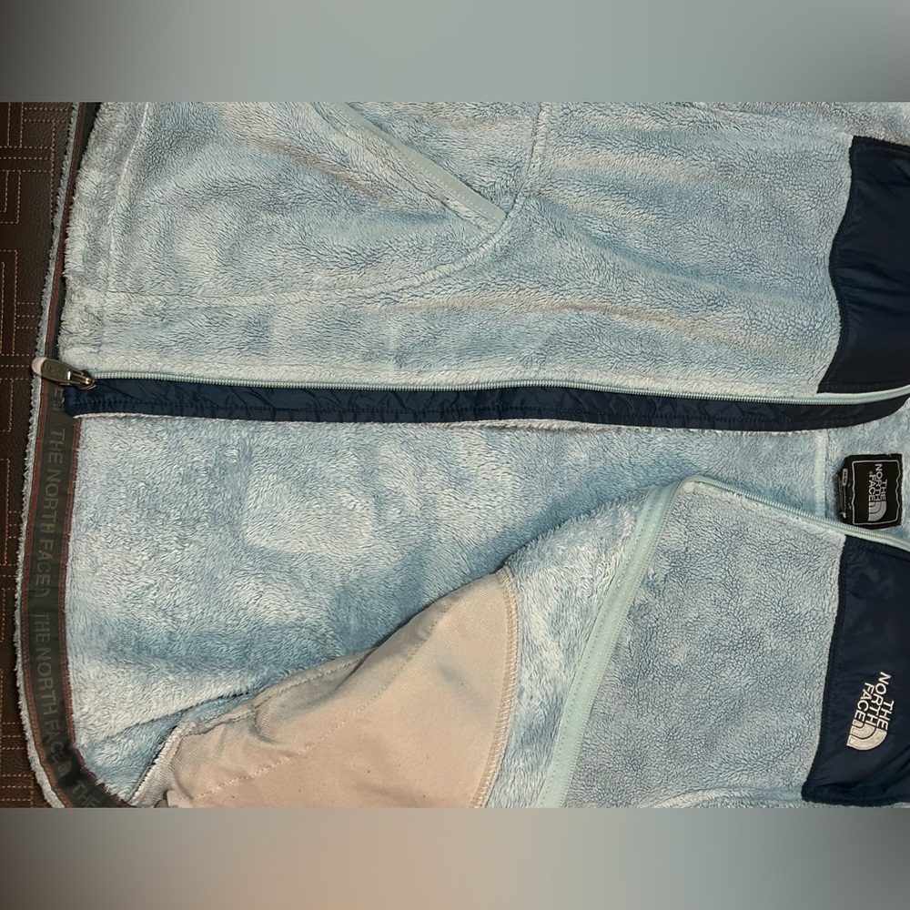 BOGO North Face zip front soft fleece - Picture 4 of 5
